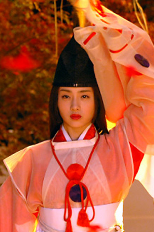 redsamuraiii:Satomi Ishihara as Shizuka Gozen in Taiga Drama Yoshitsune by Panda SamuraiThe most cel