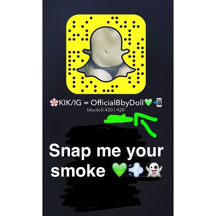 💚💨👻📲💋  #greenhairdontcare #bootybootybooty #boobies #tattoos #dermals