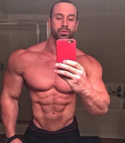 jboys20:  💕JEZEBEL’S HUNK OF THE DAY💕  Bradley Martyn   Where are his nudes? One of my followers has to have them 😉  Follow Me:JBOYS 2.0 💕