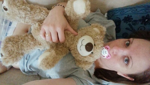 daddyslittleslutwhore:In my nappy chilling with teddy :)