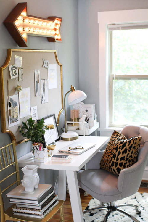 Corner desk for home office space