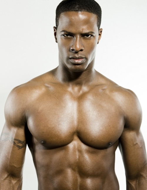 nubiannudaveritas:  Meet 36 year old, 5’11” 182-lb., Sidney Wilson, IV.