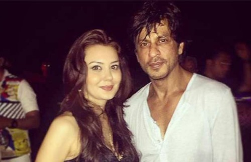  Shah Rukh Khan in GoaShah Rukh Khan and Gauri had great time together in Goa partying with friend