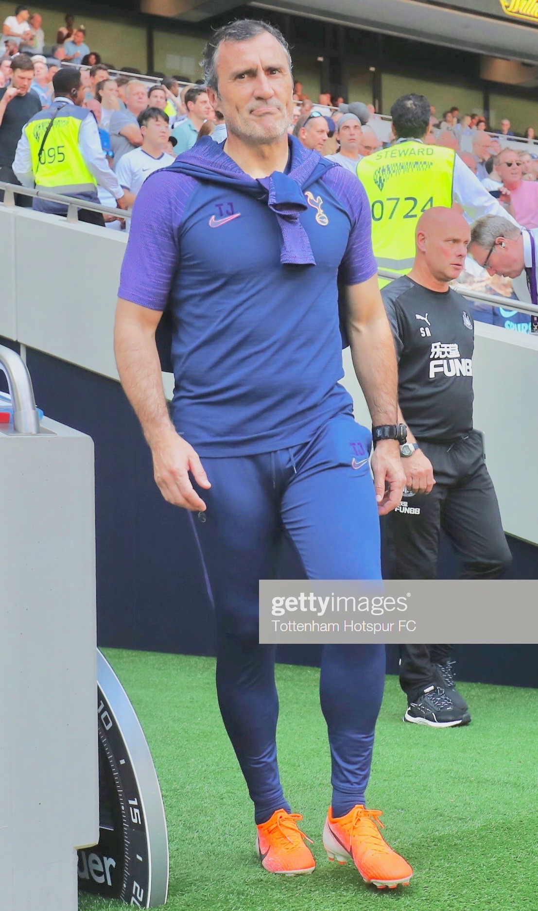 jmou10-deactivated20220809:Toni Jimenez is a grey daddy 😍