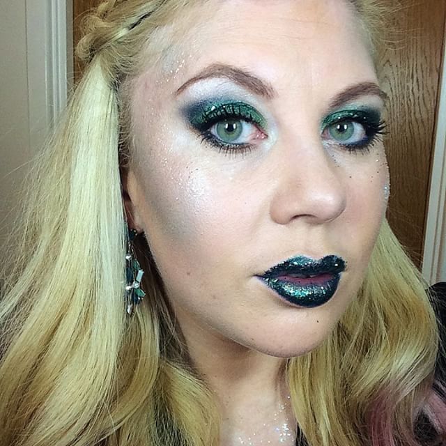 sprinkleofglitr:  I did this for fun for a fancy dress party this weekend (I was