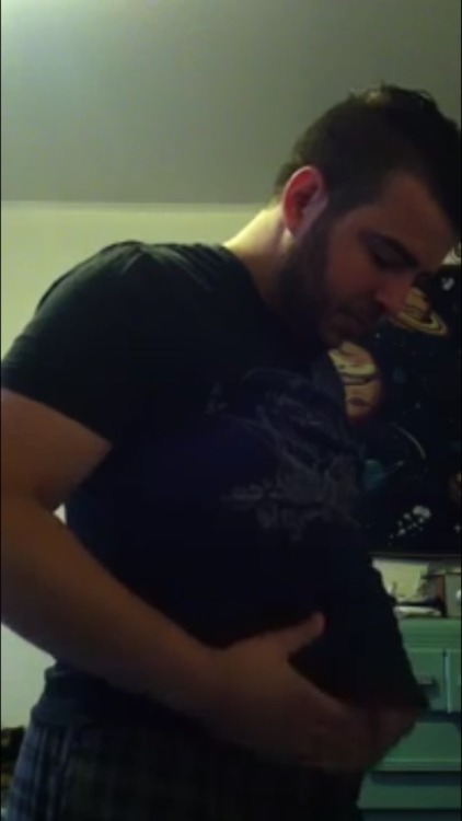 fatguyworld:  Admiring how fat he’s getting 
