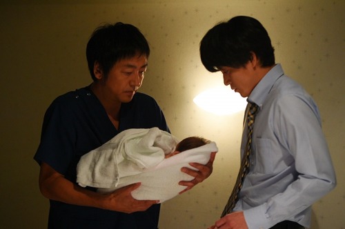 cris01-ogr:Oguri Shun guest in Kounodori drama episode 02.Gallery 02/02©