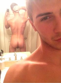 mensbuttsandass:  Justin Goble aka Justin Dean