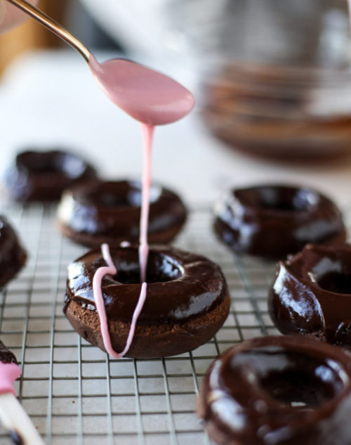justinejoli: sweetoothgirl: baked chocolate fudge doughnuts Yummy