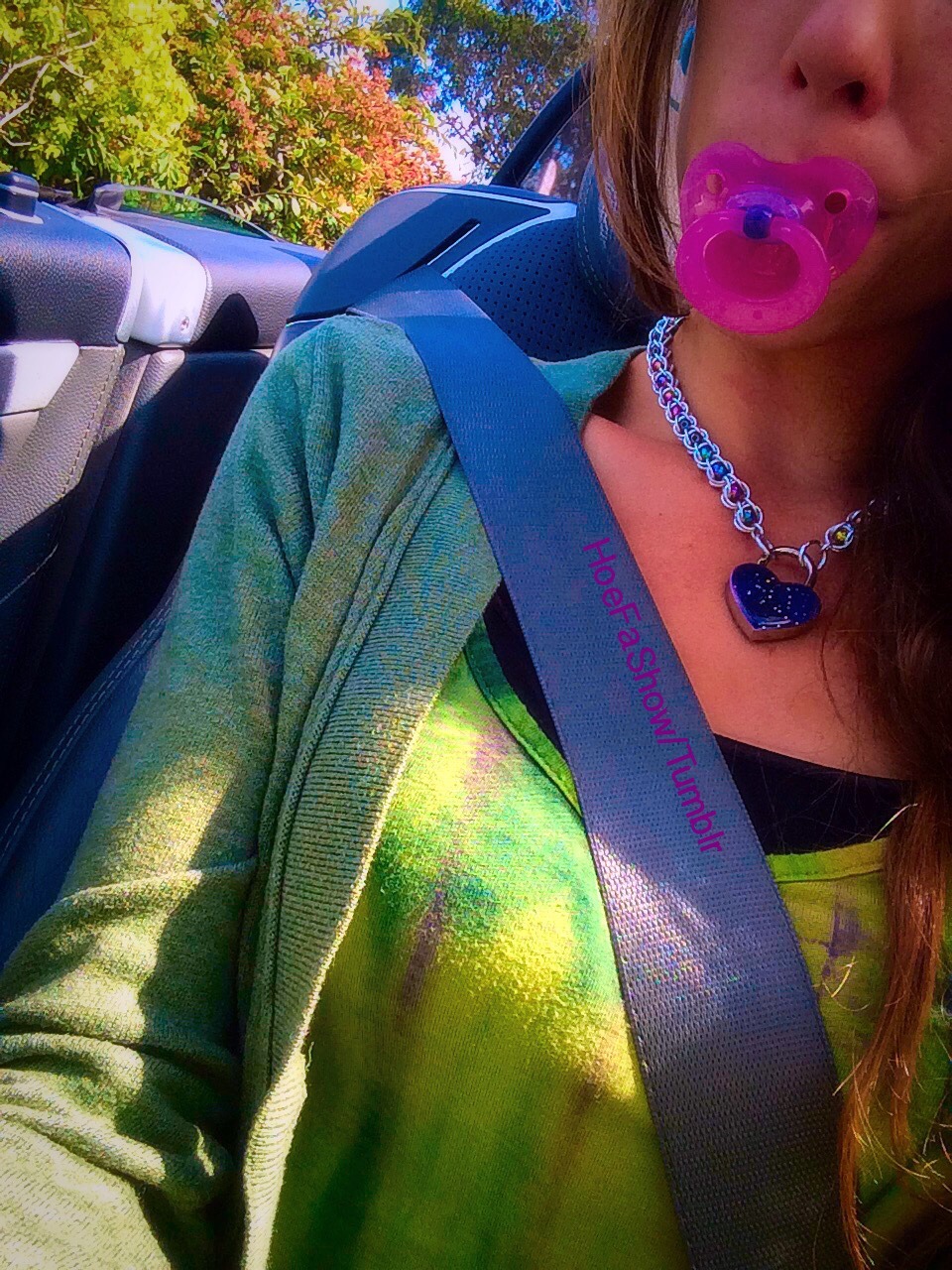 hoefashow: “Wait safely in the car for Daddy, baby.”  “Yes Daddy!” 💖 