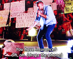 liammix:  The fan’s sign: It’s my birthday, take a selfie with me? +