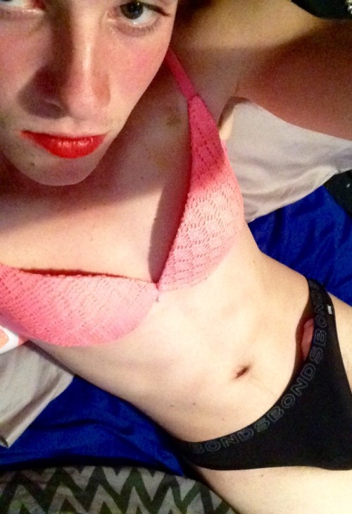 zoe99949:  Feeling good tonight 😘😘