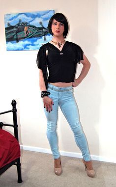 nikkisimone:Sexy crossdresser in jeans 👠👠🌸 A HOT SEXY CROSSDRESSING SLUT