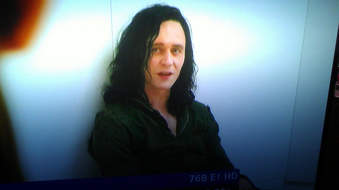 stephherself:  OMG, I’m watching E News and they randomly show a teaser for Thor