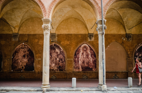 mostlyitaly:Wandering around Bologna (Emilia-Romagna) by max zulauf