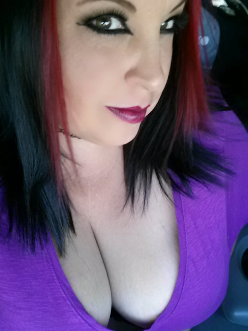 pixie-bitch75:  Sexy eyes n’ cleavage, like what you see?  💜kisses,pixie💜