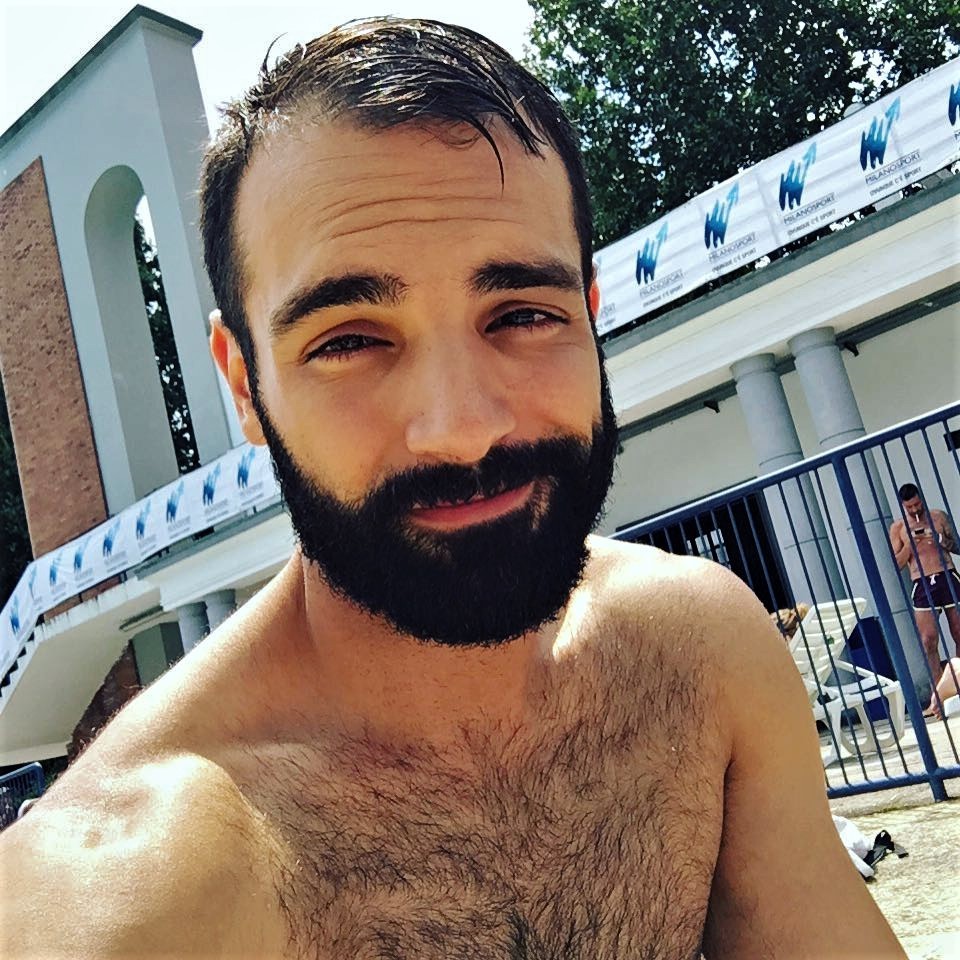 mrtoad202: kazhairy:  Instagram : de_paolo  I want to see his hairy backside  