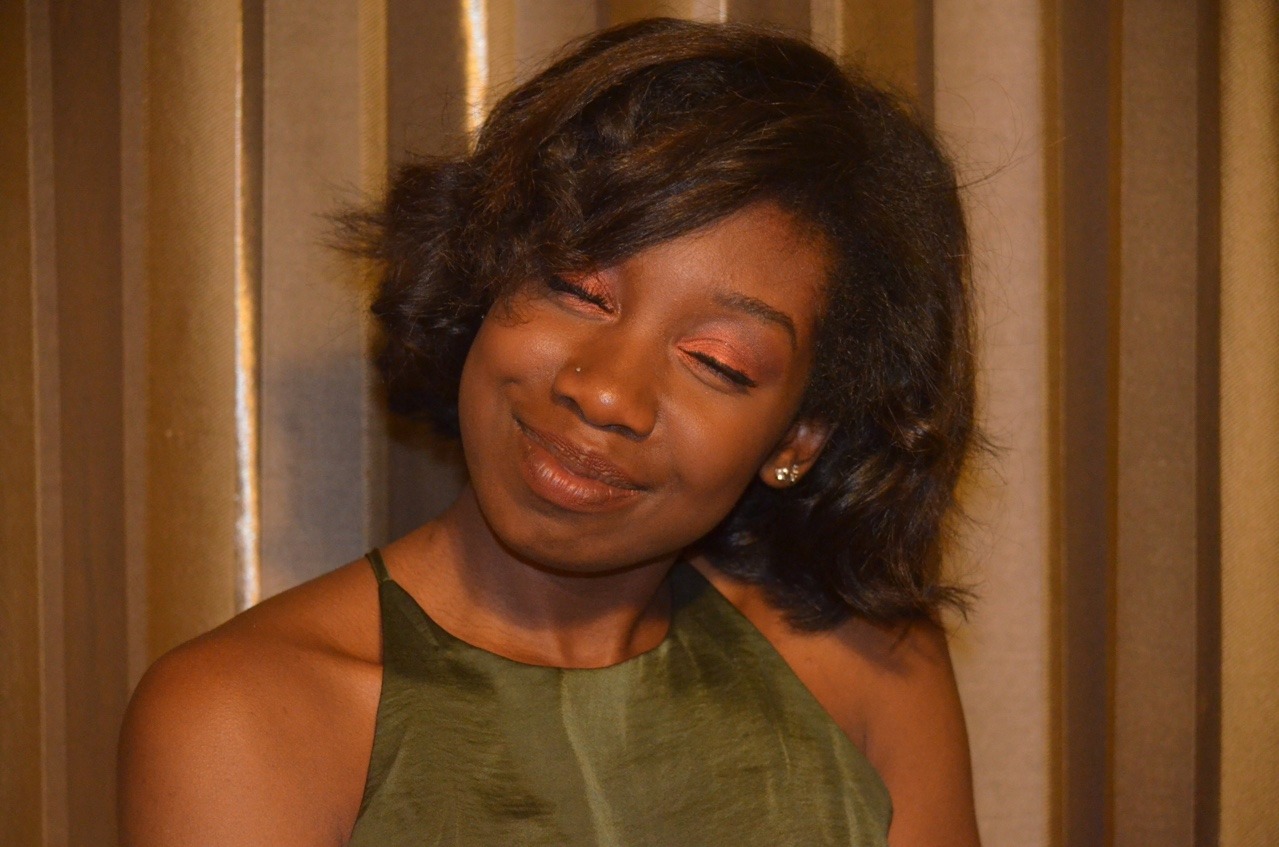 haitibabyyyyy:  thineprettythoughts:  BLACKOUT feat. me and the nose ring I cried