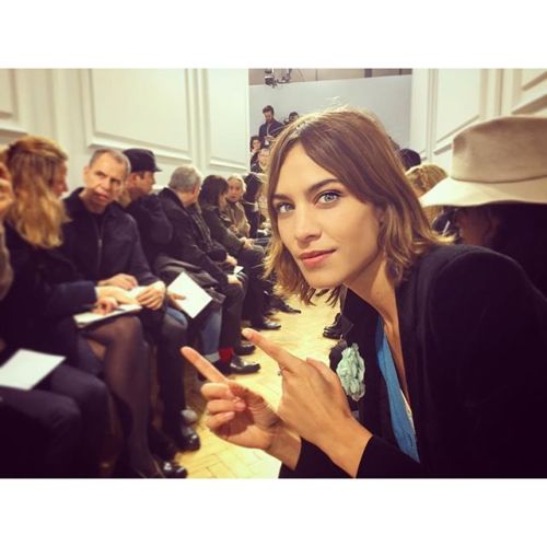 chunggalexa:
“  Alexa Chung is bright and early for the Emilia Wickstead show
”