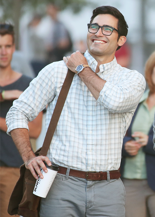 dailytylerhoechlin:Tyler Hoechlin as Clark Kent on the set of Supergirl on July 29th, 2016.