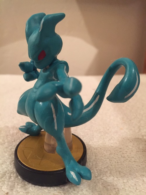 Giegue from Mother Mewtwo Amiibo with green stuff and Citadel paint! This is perhaps one of my favor