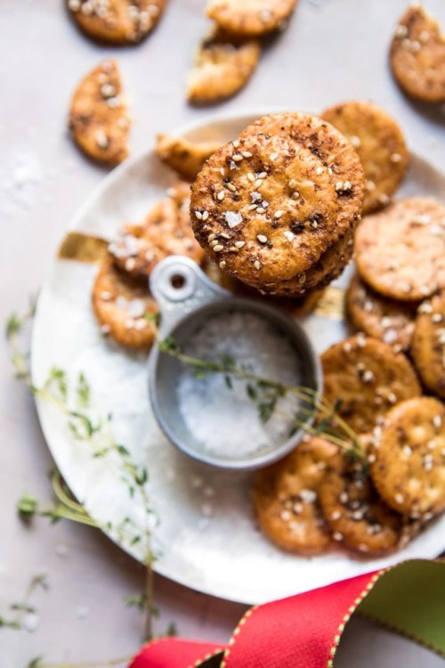 sweetoothgirl: addicting baked seasoned ritz crackers