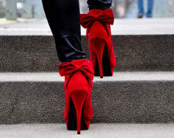 merlin-reborn:  Erotic RED heels