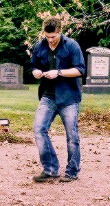 bill-weasley:  dean winchester + bowlegs 