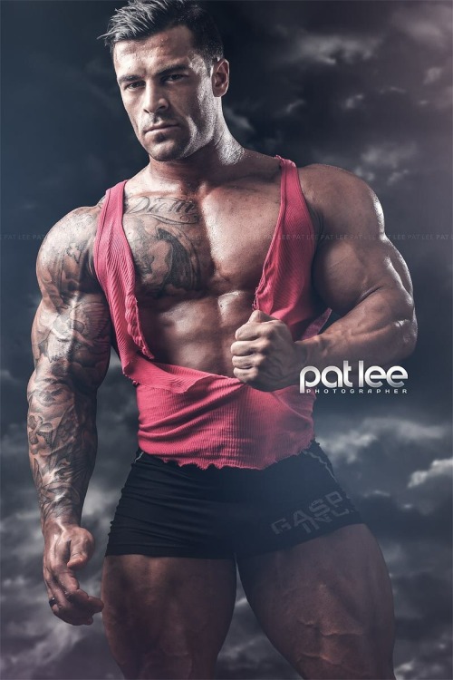 jivvii:  Aaron Polites by Pat Lee