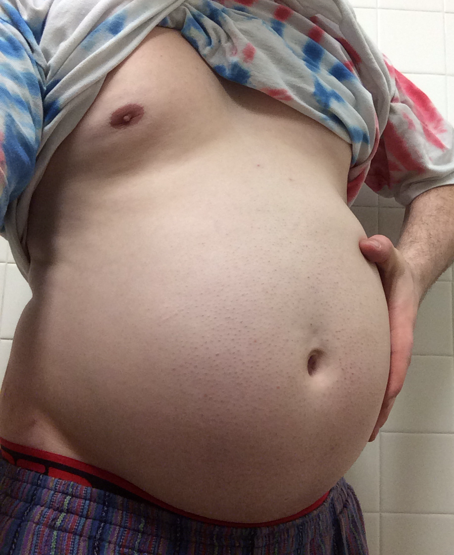 bellylover111:  Wow I just cant stop eating!!! My belly is getting so fucking big!!