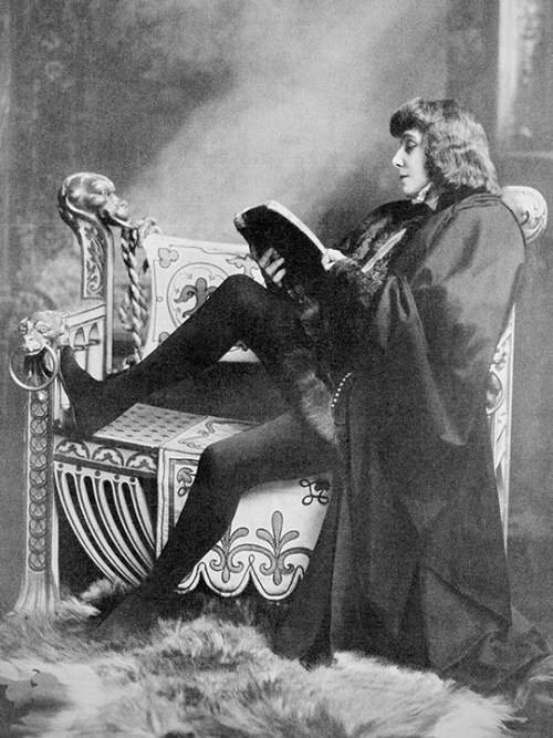 margotfonteyns: Sarah Bernhardt as Hamlet at the Adelphi Theatre, 1899