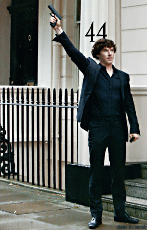 nixxie-fic:Sherlock Edit - Benedict masterfully holding his weapon -