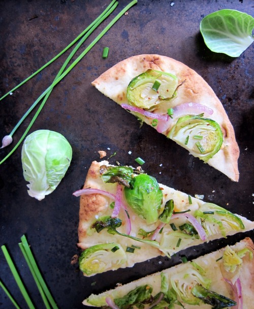 veganrecipecollection:  (via Cupcakes and Kale: Quick Brussel Sprout & Chive Pizza)