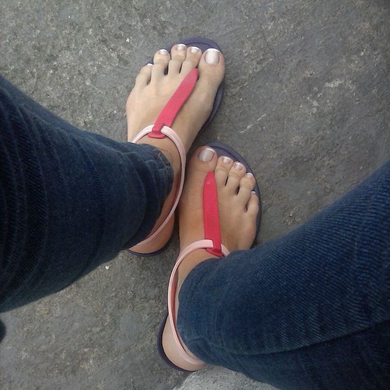 frivri-blog:  Red Sandals