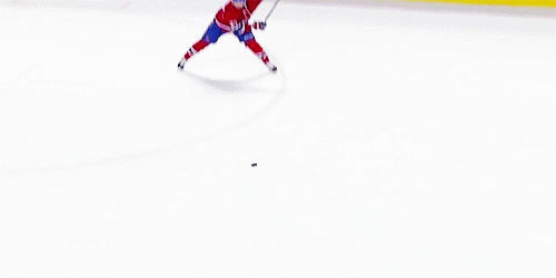 mike-dad-bab-clock:3/29/2016: Jimmy Howard flashes the glove to deny Galchenyuk 