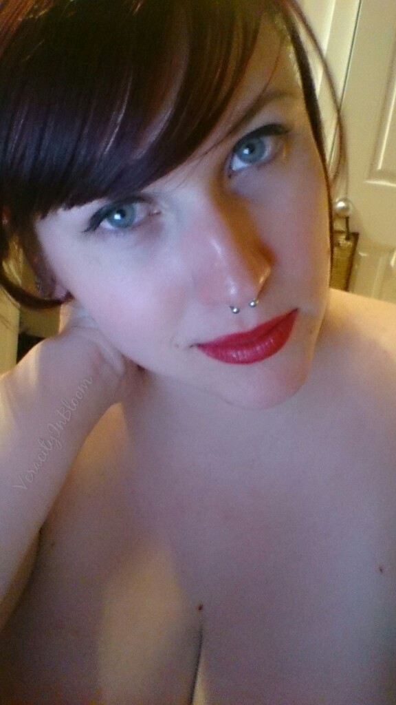 hamgard:  veracityinbloom:  Sometimes it’s good to be alone.  You are drop dead