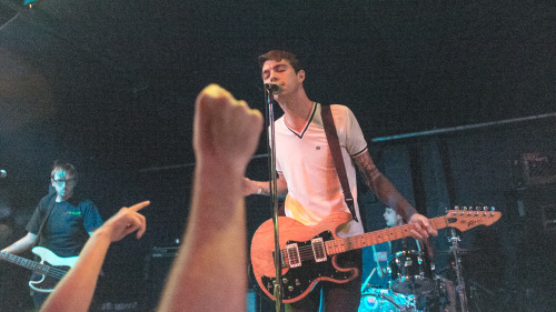 funeralsounds:Joyce Manor @ Red 7, 09.28.2014 This kid got kicked out of Joyce Manor for crowdsurf