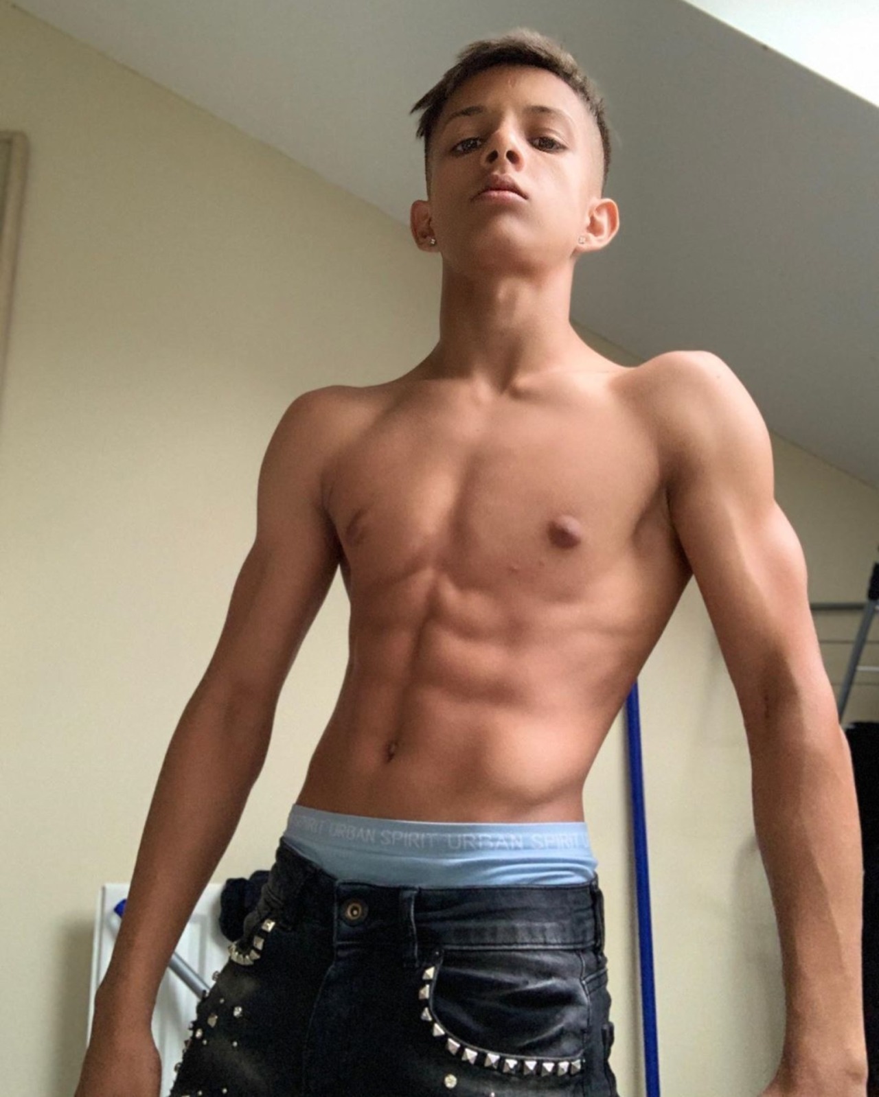 theukdongsquad:
“Look at this BEAUTIFUL, HOT, Sexy little FUCK. Impressing his daddy day by day in his studded jeans and ripped torso.
”