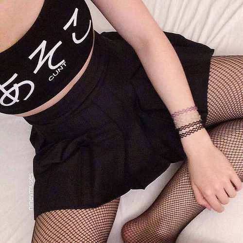 noeutron:  • dark pale •