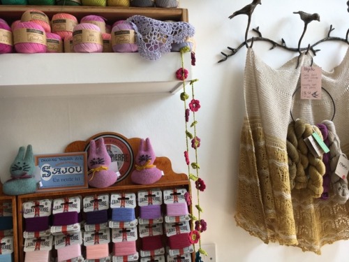 citystitchette:Today was my last day in London, and I made it to Loop, a charming yarn shop in the I