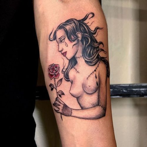 Crying girl for @txscrewheaddd#ladytattooershttps://www.instagram.com/p/B2iJ0MIg0u_/?igshid=52wj