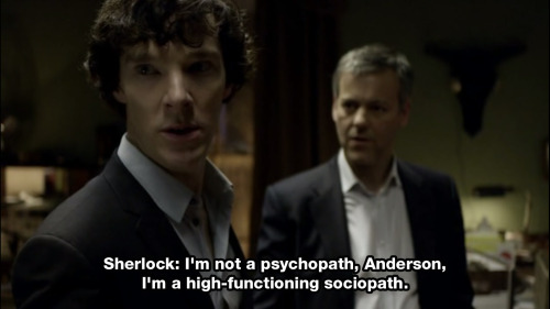  Sherlock - A Study in Pink (S1 E1) 