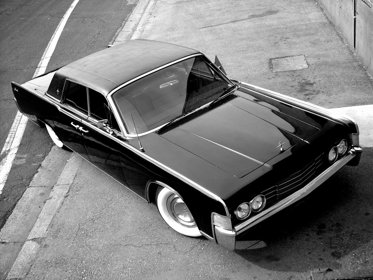 mesmomeugenero:  Lincoln Continental