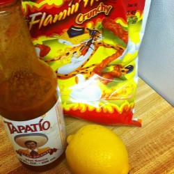 bluntskeez420:  #HotcheetosWithLemonAndTapatio #Fuego . ! 