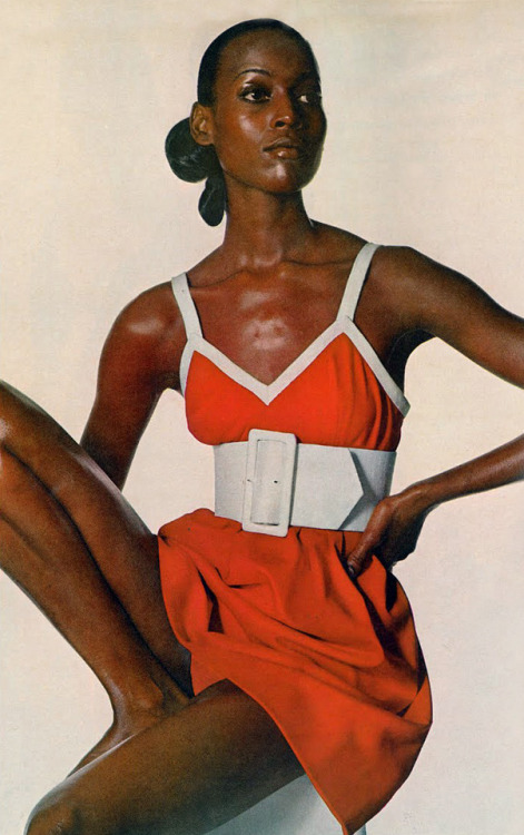 Year: 1970Model(s): Naomi SimsPhotographer: Irving Penn (Vogue)Designer(s): *__________Additional In