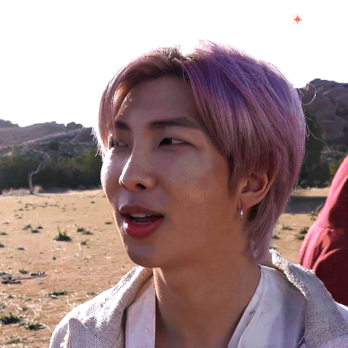 The Sun Looks Good On Him(cr. Namuspromised)