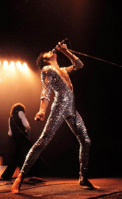 soundsof71:  Queen’s Freddie Mercury and Brian May bring glam to Detroit Rock City, 1977, by Robert Altford