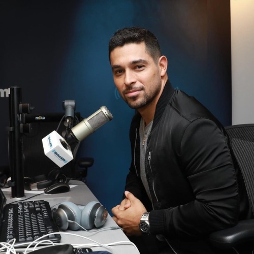 Porn Pics celebswhogetslepton: @wilmervalderrama: Visiting