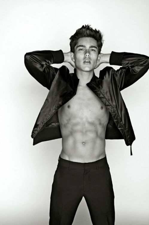 hottestboysmodels:  Model & actor  Sergio busted !More boys & models: https://hottestboysmodels.tumblr.com/