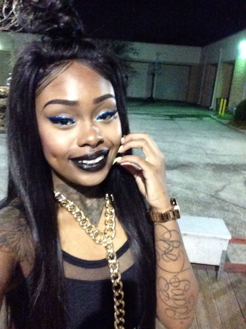 afro-dominicano:  who is she    WHAT THE HELL! I’M GONNA CRY
